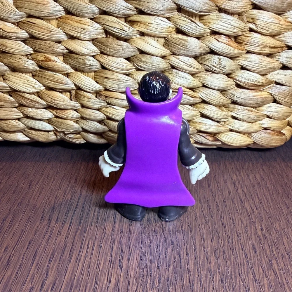Fisher-Price Purple-Caped Vampire Imaginext Action Figure
